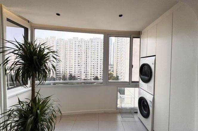 2 Brs, 2 Baths, Floor heating/Central ac/Dish washer, 120 sqm @ Shangcheng metro L9