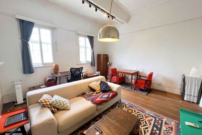 Original Lane house Apt.3.8 Meters Ceiling near W. Nanjing Rd. 