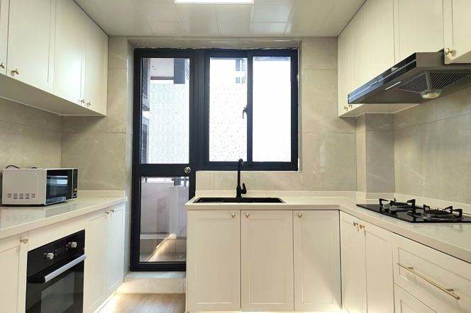 modern 2brs floor heating balcony in Gubei beside big park line 10 only 18.3K
