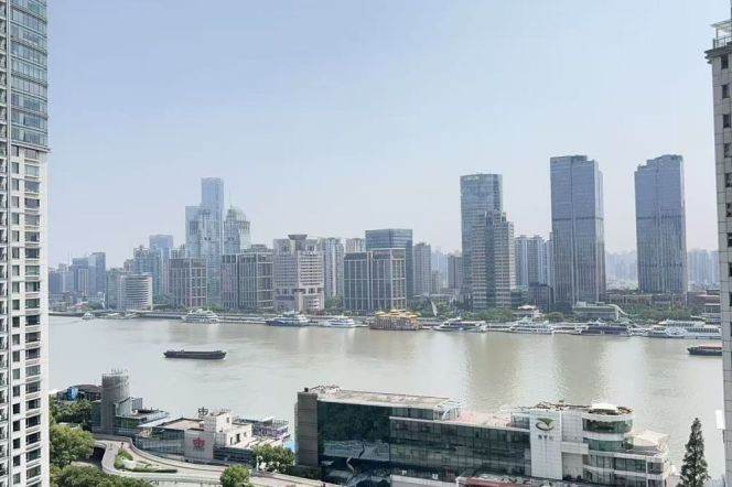 modern 3brs open balcony in top 3 compound Pu dong beside Huang pu river 48K