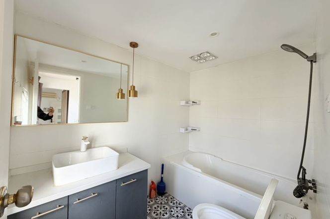 3 Brs, 2 Baths with Two Terraces, 150 sqm, Wall heating, Oven @ Wuning metro L13