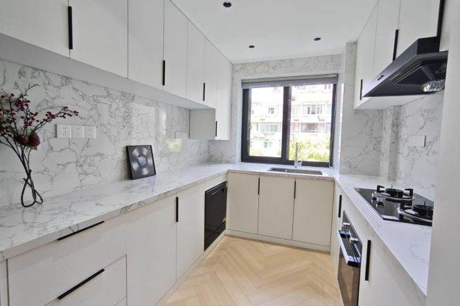 3 Brs, 2 Baths,Floor heating/Central ac/Dish washer, 150 sqm @ Songyuan metro L10