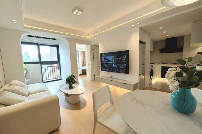 Brand new cozy bright nice modern 1 br 15.5K central AC floor heating M2/7/14 Jing'an 