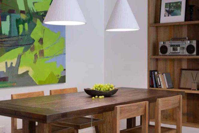 Renovated 2br with Balcony nr West Nanjing Rd    Line 2/12/13