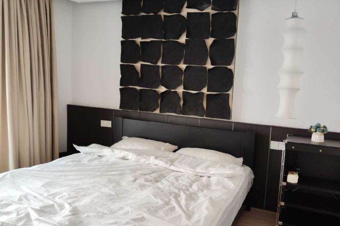 Elevator 2Brs/2Lrs/1Bt apt nr Jiashan rd,M9/12