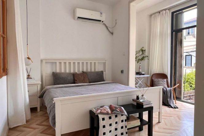 Golden Location 1Br/2Lr/1Bt on Yuyuan Rd Close to L2/11 Jiangsu Rd 