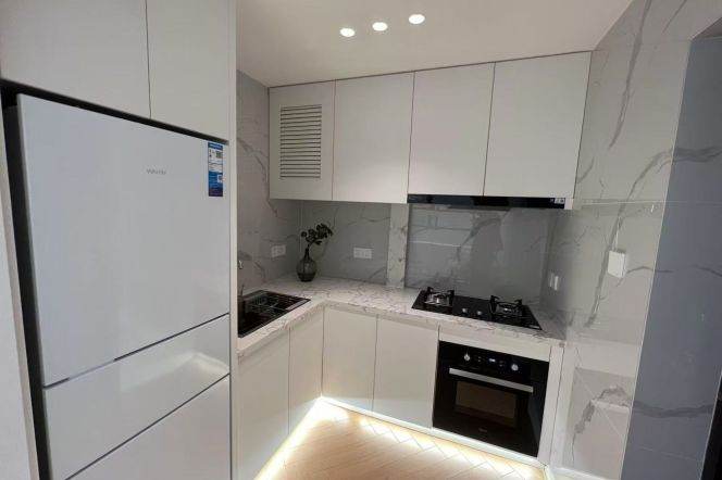 Modern 1br/1living & oven @Jing'An temple & Line 2/7/14