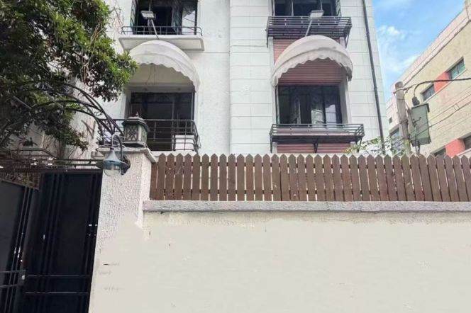 modern 6 brs lane house  nice yard and terrace near people square line 1,2,8 People's park