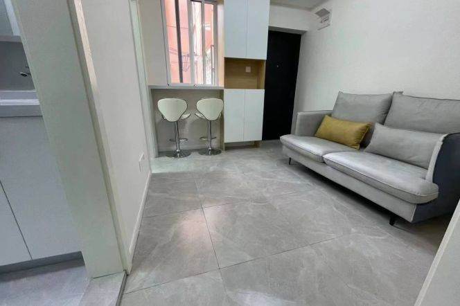Pudong area/cozy 2br 1lr/brand furniture/NR binjiang avenue/Pudong Avenue@L14/4