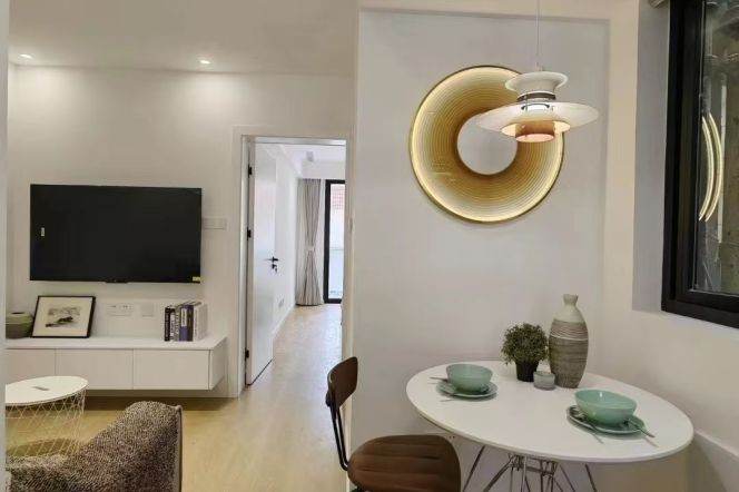 Cozy&Bright 1Br+Balcony @ L9/12