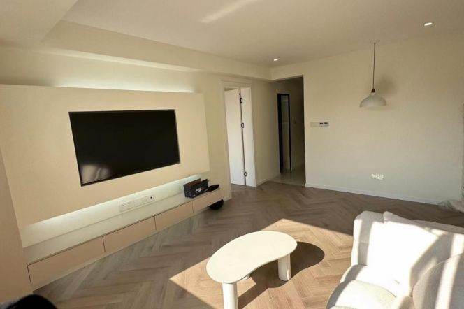 Cozy 1br with floor heating @Jing'an Line 2/11/14 