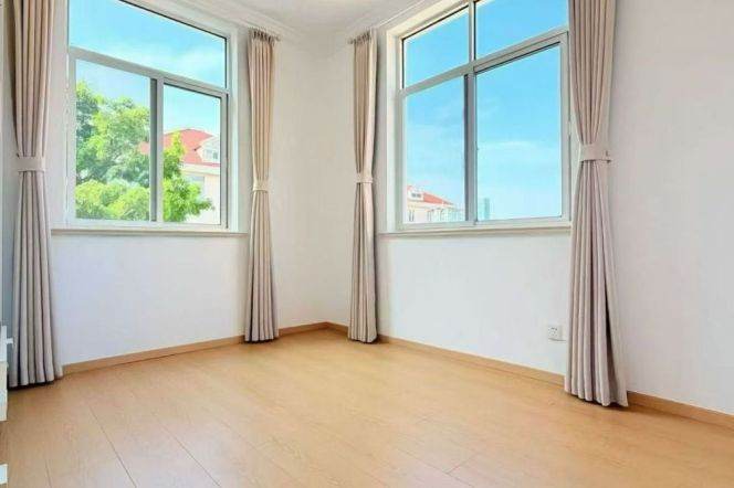 Nice 2br Apt close to Normandy Apt