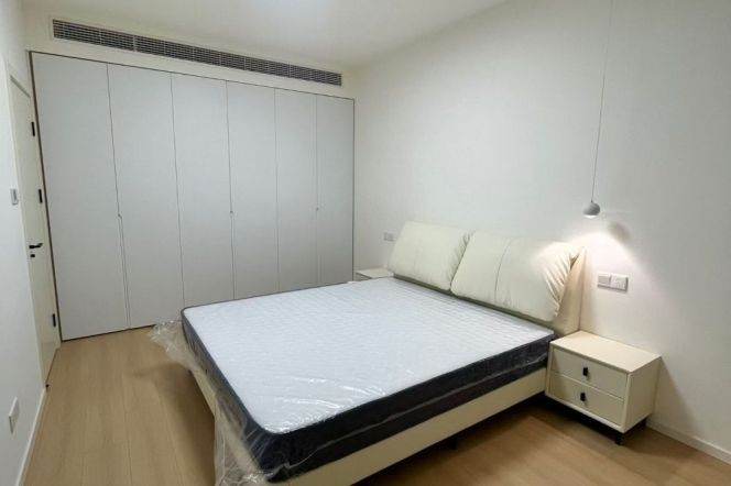 Cozy modern 2brs Nr jingan temple M2/7