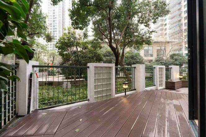 Cozy 2Br +Garden @ L1/9/11 Xujiahui 