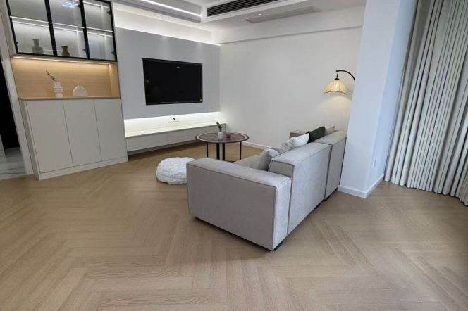 Elevator Spacious 1Br/2Lr/1Bt Close to L2/11 Jiangsu Rd Metro Station 