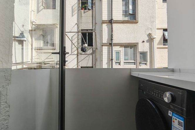 Modern 1Br/1Lr/1Bt apt nr Jingan temple,M2/7/14