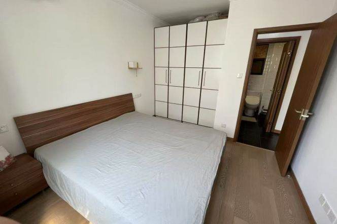 Modern 1br/2living & facing south @Jiaotong Univer & Line 10/11