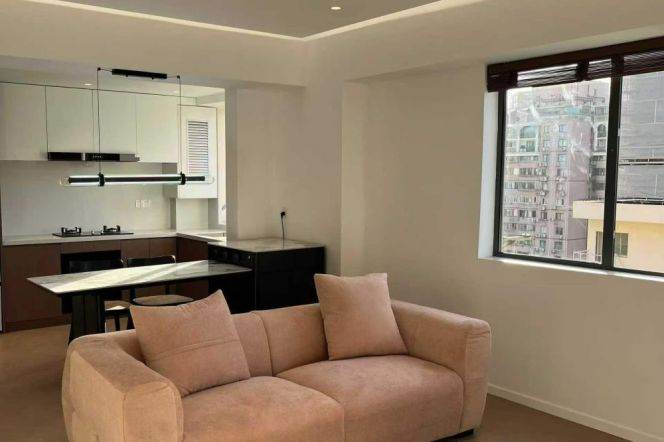 17.5 Brand new 2Br with floor heating and open balcony Nr Jing'an Temple line2/7/14