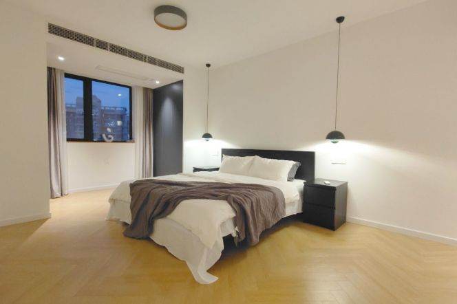 Jing’an Spacious 2Br/2Lr/1Bt Close to L7 Changping Rd Station 