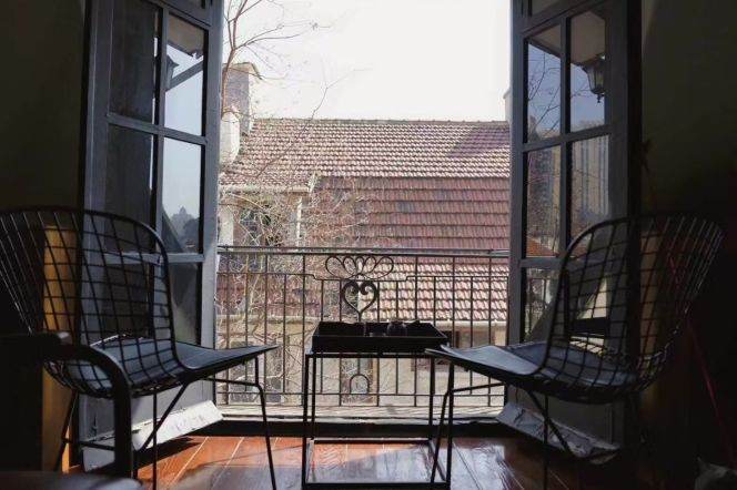 Super nice big 1Br at Charming Nanchang Rd