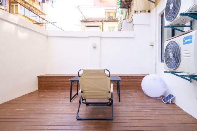 1br-Yard – 6 minutes to Line 9/12 – Jiashan Road