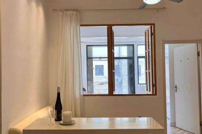 Golden Location 1Br/2Lr/1Bt on Yuyuan Rd Close to L2/11 Jiangsu Rd 