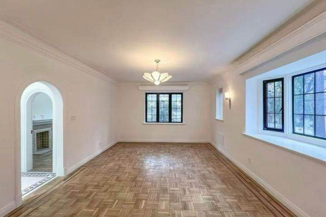 French-style apartment 2br @Jiaotong University 