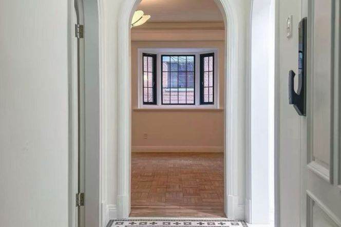French-style apartment 2br @Jiaotong University 