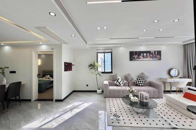 13.8k Bright and spacious 2Br Nr Zhenping Rd.line3/4/7 close to The Creek.