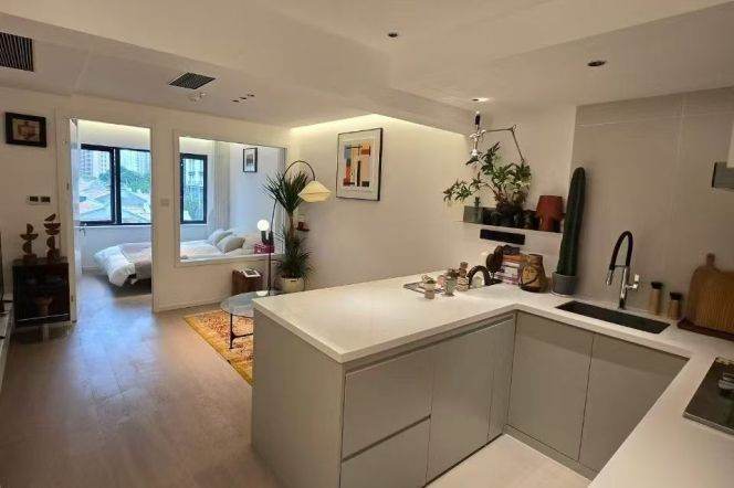 Old Jing'an 1BR/Elevator, Central AC+Floor Heating