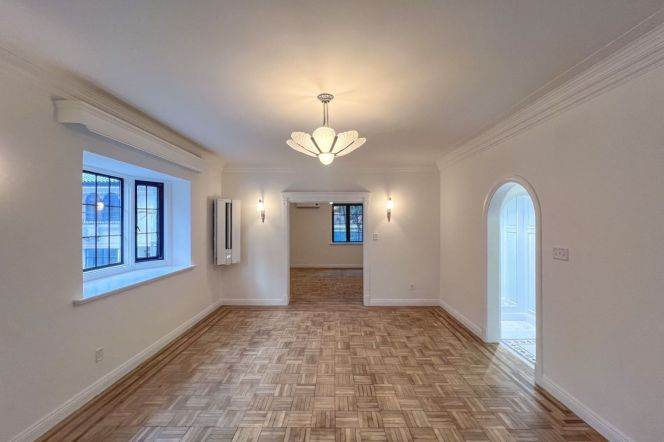 jiaotong university station two bedrooms