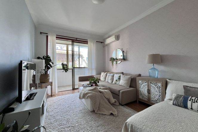 Yongjia & Yueyang Rd, fully furnished 1 bedroom, 1 bathroom with balcony 