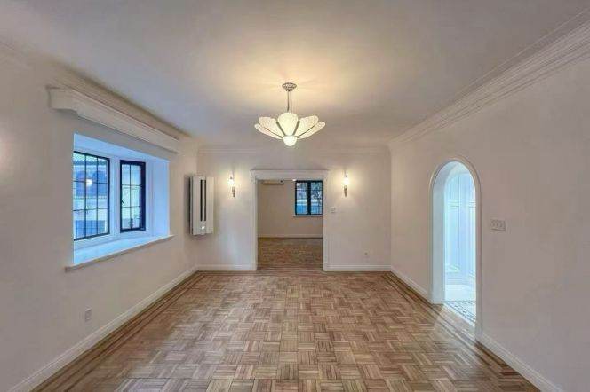 French-style apartment 2br @Jiaotong University 