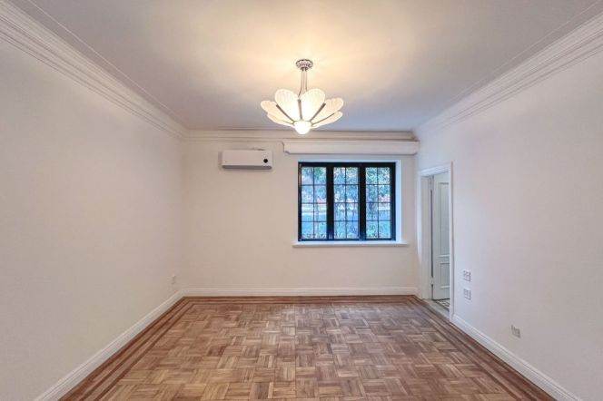 jiaotong university station two bedrooms