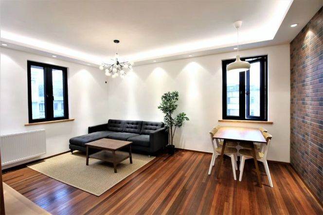 Hengshan Rd Station 3Br/2Bath with Terrace Line1