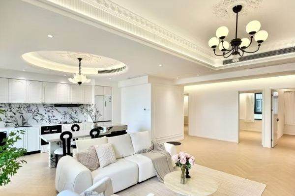 Cozy 4Br+Balcony @ L2/11 Jiangsu rd station