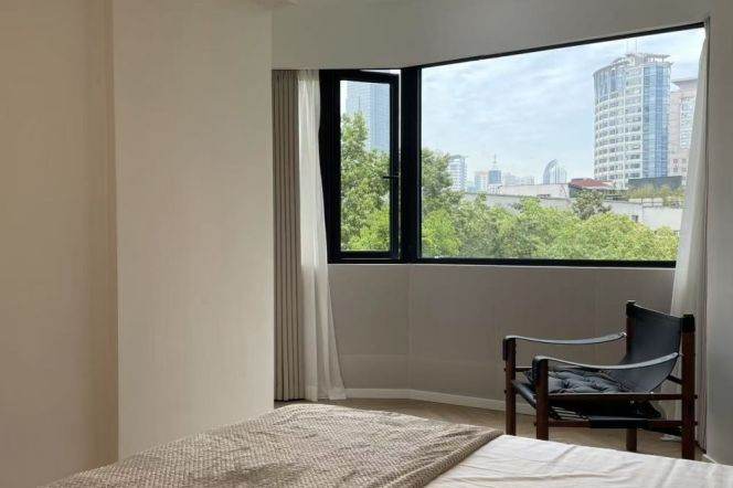 Nice View+Modern&Spacious&Really Bright 1Bdr 1Bath Apt/Elevator/West Nanjing Rd Metro