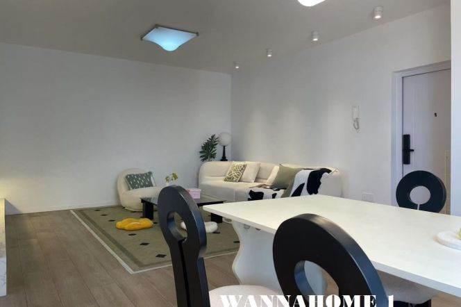 Green Compound+Bright&Spacious  2Bdrs 1Bath Apt+L2/3/4 Zhong Shan Park+Large  Balcony