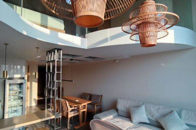 High ceiling loft near line 8 Yangsi station for long&short rent