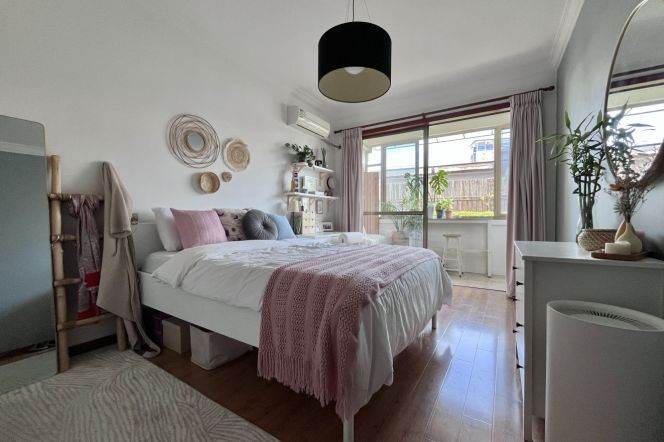 Yongjia & Yueyang Rd, fully furnished 1 bedroom, 1 bathroom with balcony 