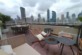 Luxury High-floor Apartment with Private Terrace in Jing'an Core