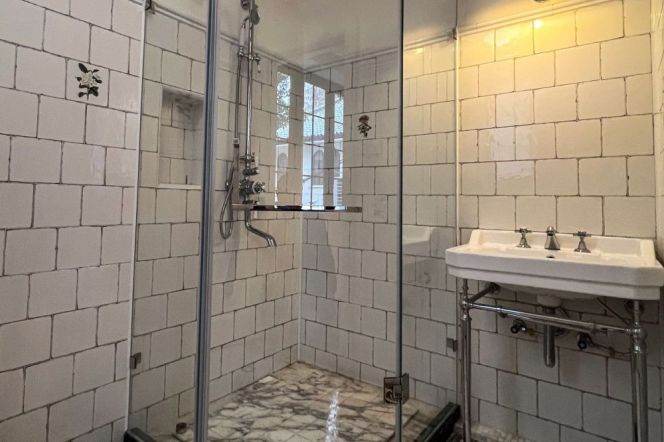 jiaotong university station two bedrooms