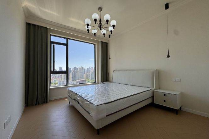 3 Brs, 2 Baths, Floor heating/Central ac/Oven/Dish washer, 140 sqm @ Zhenping metro L7