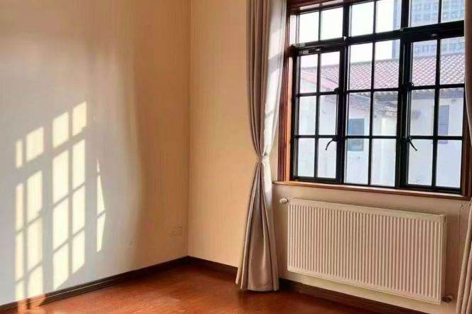 High-ceiling 2br @ West Jianguo Road，Line 1 Hengshan Road