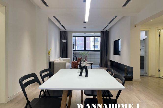 Modern&Spacious&Bright 2Bdrs 2Baths 2Balconies Apt+Large Storage+Jing An Temple CBD