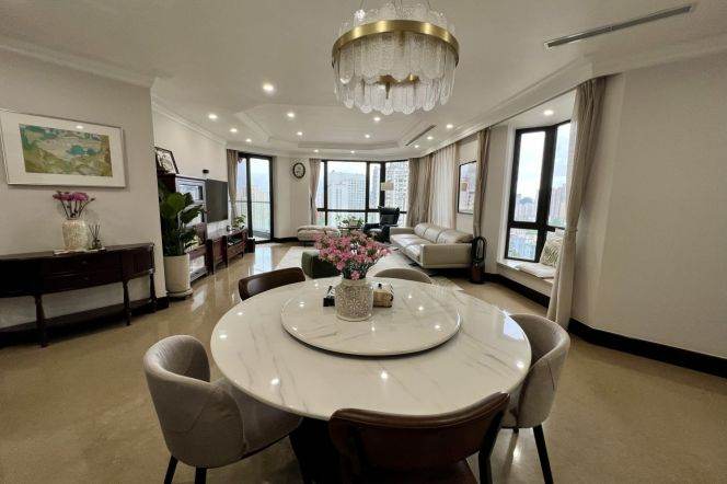 Luxury 4-Bedroom Penthouse Jiaotong uni , Xinhua Road