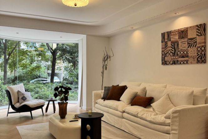 Greeny 3BR-2bathr Apt | Zhongshan Park & Good view | Balcony +Heating+Compound
