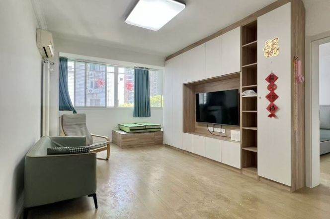 Bright 1br near Changping Rd