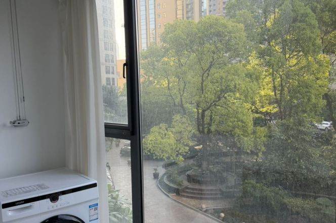 1Bdr 1Bath /Spacious&Bright /Line4/10 Yuyuan Garden /Elevator/People’s square