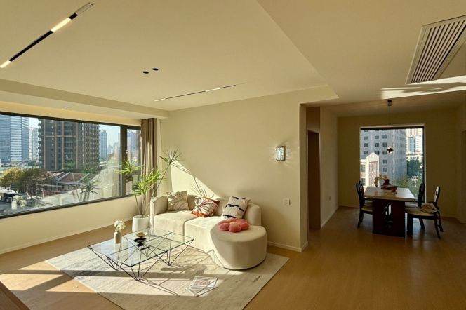  2Bdrs 2Baths/Spacious&Bright/View/Line1 Xin Zha Rd/People's Square/cloak room/elevator